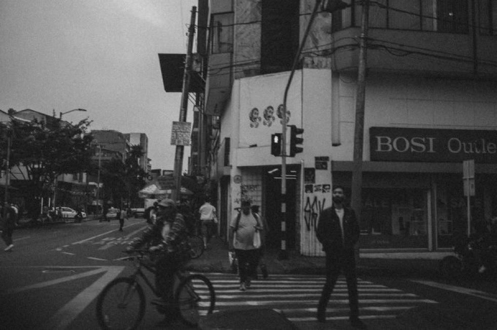 kimguguk's tweet photo. PRIMER DUMP DE JK SOBRE UN PAÍS ES EN COLOMBIA 😭😭😭

“🇨🇴” https://t.co/rqEs4odFwo