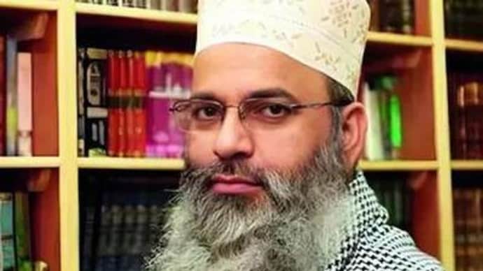 MeghUpdates's tweet photo. 🚨 BIG: ED has ATTACHED a ₹53.46 lakh property belonging to UP madrasa teacher Maulana Shamsul Huda Khan.

ED alleges he ACQUIRED British citizenship in 2013 but continued drawing salary, pension and other benefits from the UP government. https://t.co/6YdXf5WGcg