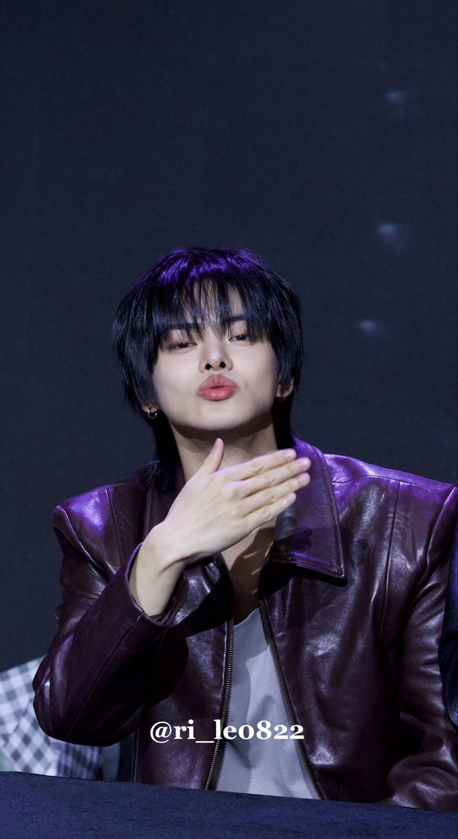 ri_le0822's tweet photo. 🤚💋😘

#LEO #리오
#ALPHADRIVEONE
#applemusic 261003 https://t.co/ViR2o9gfvA