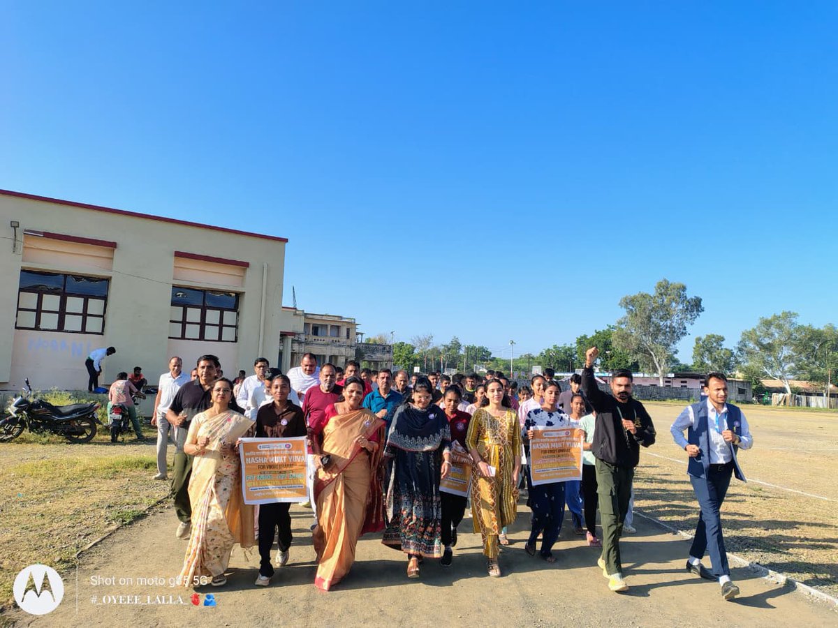 MYBharatHQ's tweet photo. Every step, one stronger Sankalp. 🇮🇳

At Bhagat Singh Government Postgraduate College, Jaora, youth came together for a Nasha Mukti Run &amp; Health Walk under #NashaMuktYuva for Viksit Bharat 2047, with Hon’ble MP Shri Sudhir Gupta &amp; Hon’ble MLA Dr. Rajendra Pandey.

#MYBharat https://t.co/7OjS5VZram