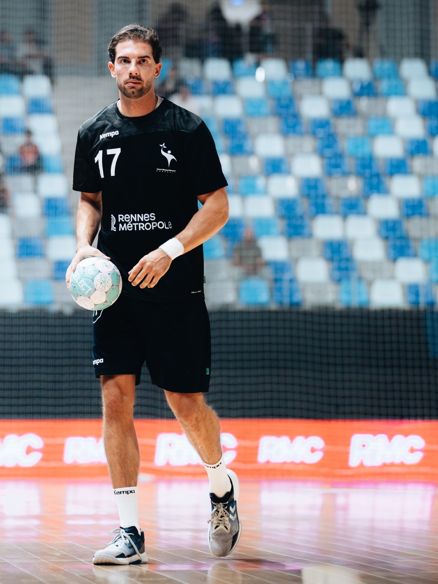 crmhb's tweet photo. 😤𝐏𝐥𝐚𝐜𝐞 𝐚̀ 𝐥’𝐞́𝐜𝐡𝐚𝐮𝐟𝐟𝐞𝐦𝐞𝐧𝐭

Après le match du @SGRMHandball, place à notre rencontre. Coup d’envoi dans 35 minutes !

𝘈𝘭𝘭𝘦𝘻 𝘭𝘦𝘴 𝘮𝘦𝘤𝘴 👊

#Irréductibles https://t.co/R2Psukp2JO