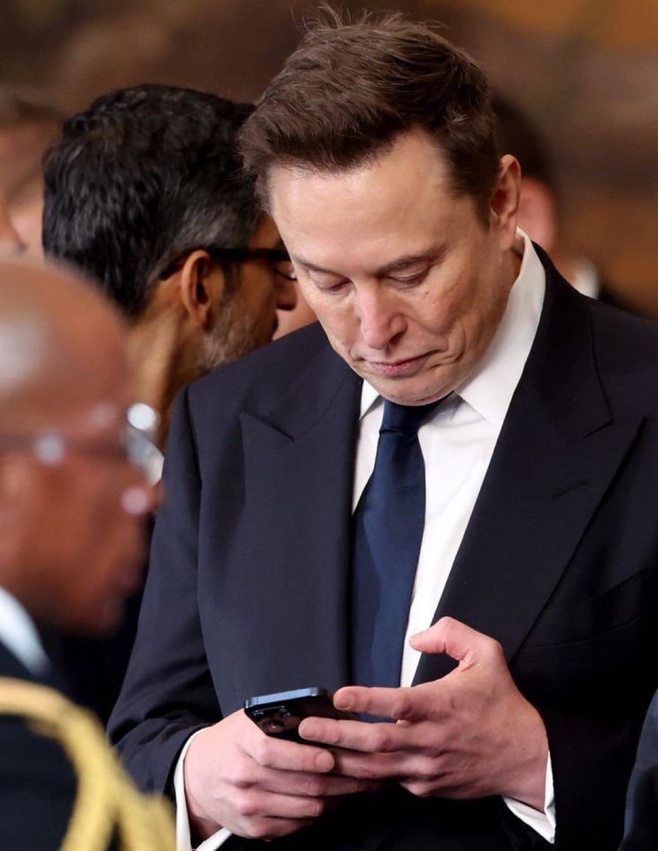 MuskFuturek's tweet photo. 🎁 If you’re a fan of Elon Musk, what interests you most about him?

🔴 Tesla &amp; electric cars
🔵 SpaceX &amp; space exploration
🟢 AI &amp; technology
🟡 His ambitious ideas

👇 Choose your answer! https://t.co/57DlyD8nNH