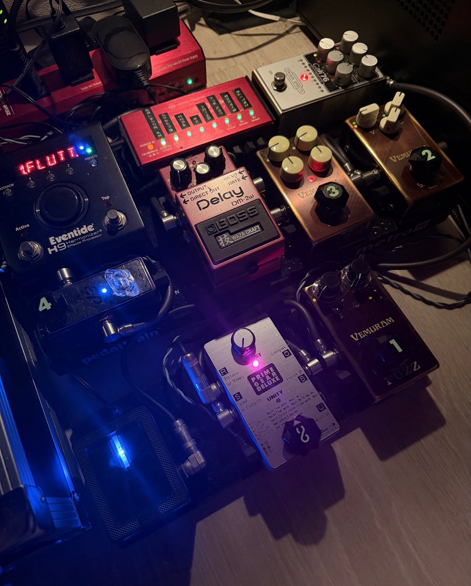 Jotaro_is_God's tweet photo. Octagon Switch Hat届きました🎁
・着脱のしやすさ
・視認性の良さ
・踏みやすさ
めちゃくちゃ良いです!!
番号のハットは視覚的に信号順の歪みエフェクターの並びで見やすいようにつけてます!
とくにEP boosterみたいな若干踏み込みに力が必要なエフェクターにはこのHatは最高
#onecontrol https://t.co/OGtAZIXsq5