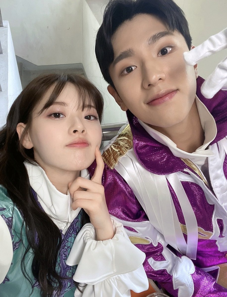 ch1ri_dr's tweet photo. 수아언니가 치얼업 4주년이라고 운찬소윤 사진 줬음😍😍 https://t.co/4xR5XMFBUB