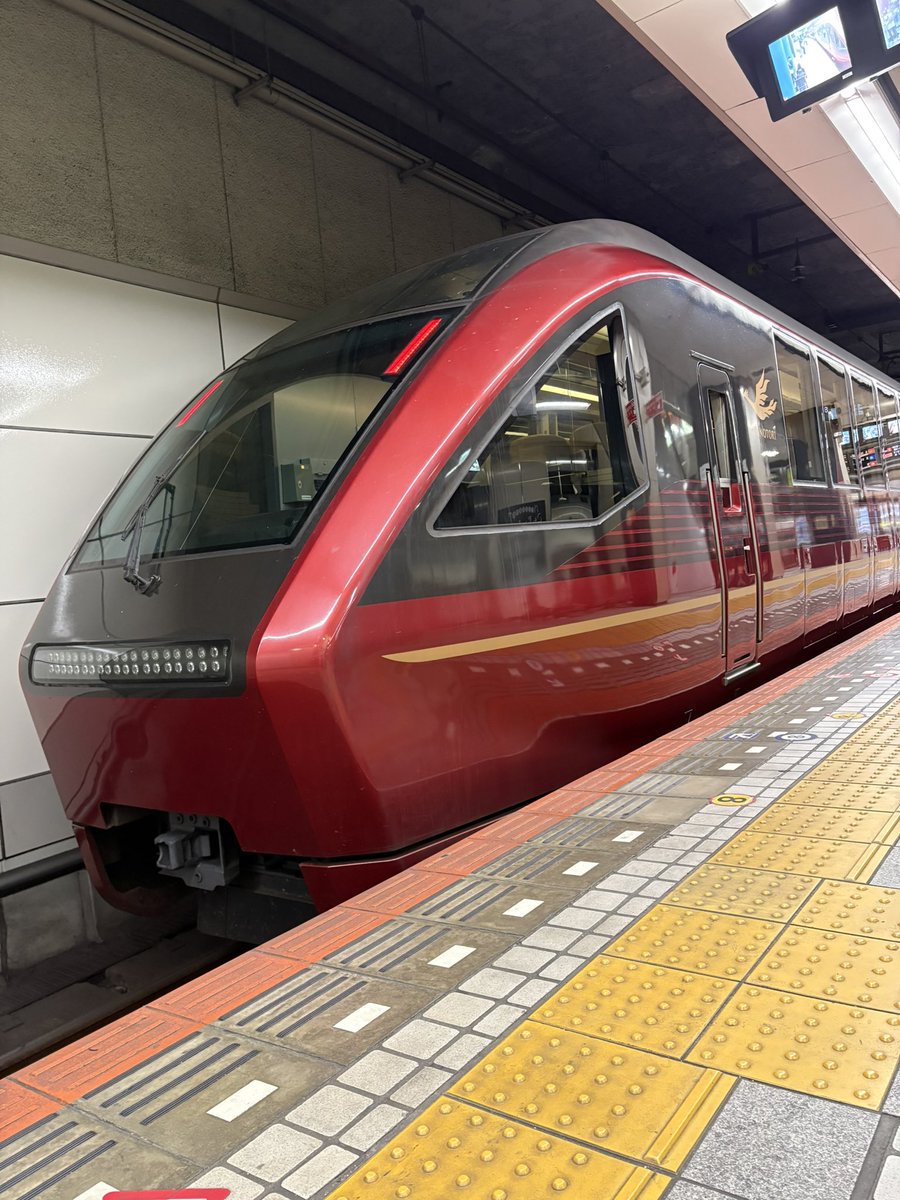 naganu100's tweet photo. それでは今日のメイン。

特急ひのとり。 https://t.co/d77hOP8hZE