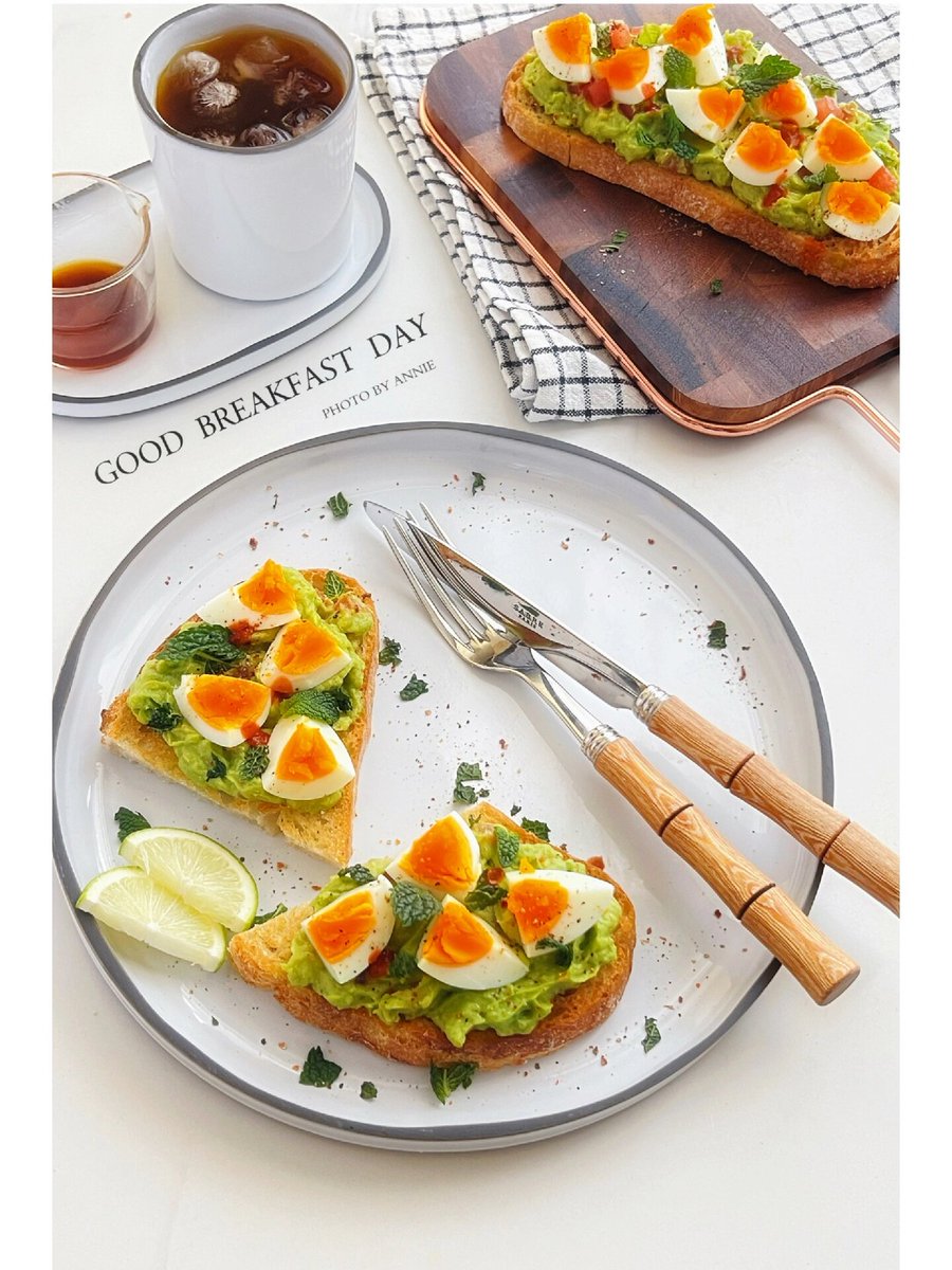 EloiseHulbiroj's tweet photo. Una tostada de aguacate y huevo revuelto por las maanas, todo el sabor del día empieza aquí.， https://t.co/y0SB0FZgtW
