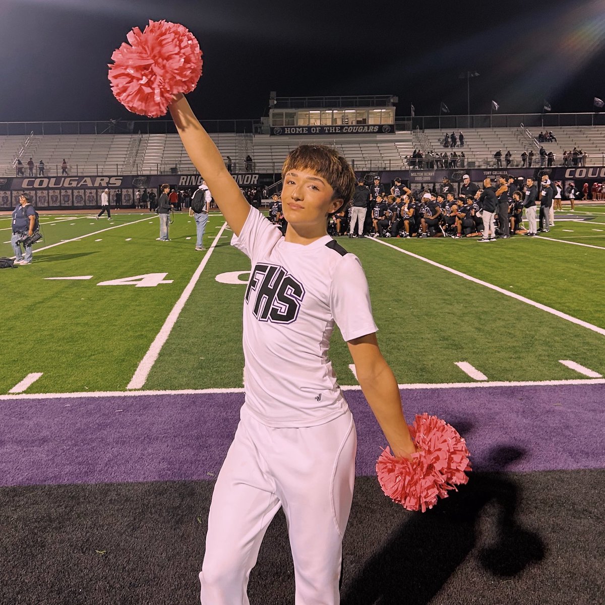 ryanhaukk's tweet photo. My heart is so full 🩷
FNL 10/2💖✨🌷🌸
#cheerleader #fnl #football #pinkout #breastcancerawareness https://t.co/bdDuKZxGJM