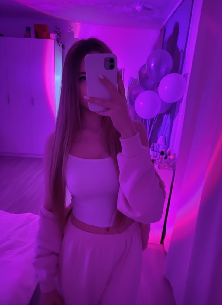 johnpiter776760's tweet photo. mayy i dm youu random picssss???? https://t.co/oN9pYyiKzS