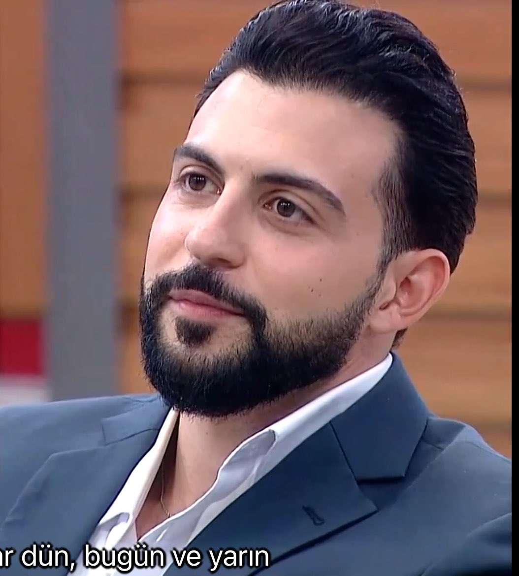 sunitldrea's tweet photo. في وحده هنا قالت كنان يشبه كارتون واليوم استوعبت انه يشبه الباعوص https://t.co/iapWthzMDy