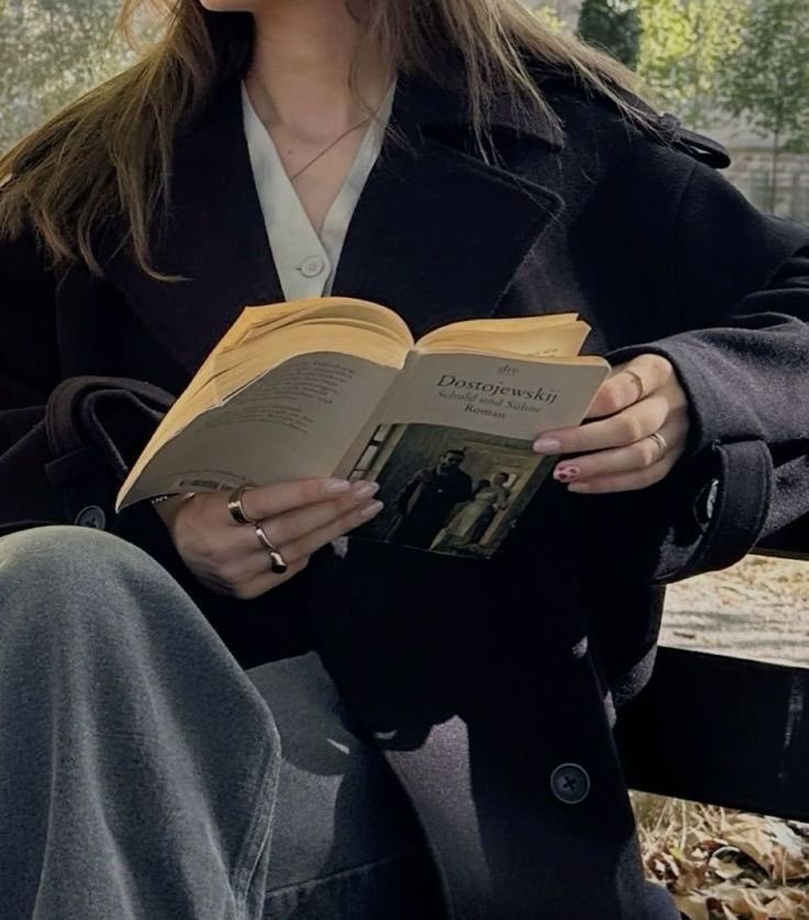 dayydreamaa's tweet photo. Always bringing something to read https://t.co/MkRPmbMoKl