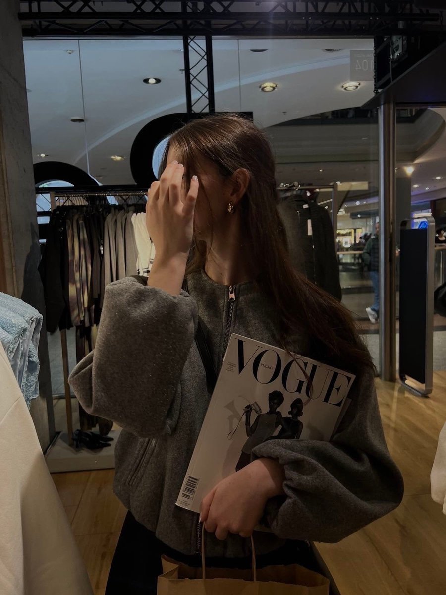 dayydreamaa's tweet photo. Always bringing something to read https://t.co/MkRPmbMoKl