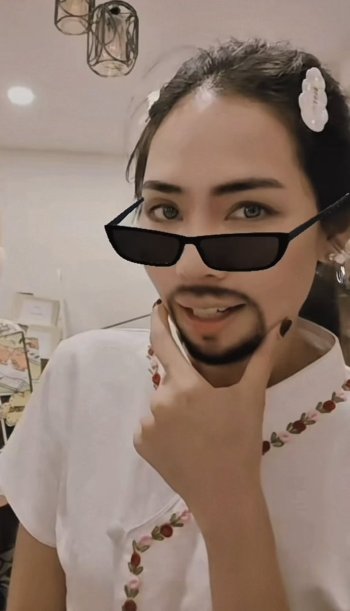 nanslers's tweet photo. @bintodes เฮียบวบใจเย็นนน น้องพลอยแค่ไปทำงานเนาะ 🤨

DEVY MAKE IT FUN X PUINOON
#DEVYxPUINOON https://t.co/evydTJ5ojG
