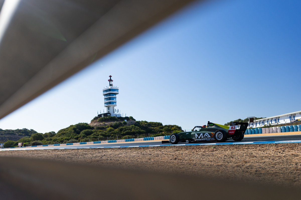 Fontzi_'s tweet photo. Still great memories from Jerez but... racing never stops and next week we have Navarra!

📲 @vinyi_arnau96
#AlfonsMiettinen #AFM #E4 #F4 #Epic #EpicChampionships #Eurocup4 #F4Spain #SpanishF4 #Navarra #LosArcos #FlyingFinn #SingleSeaters #WeLiveForRacing https://t.co/xsHo4yVdN6