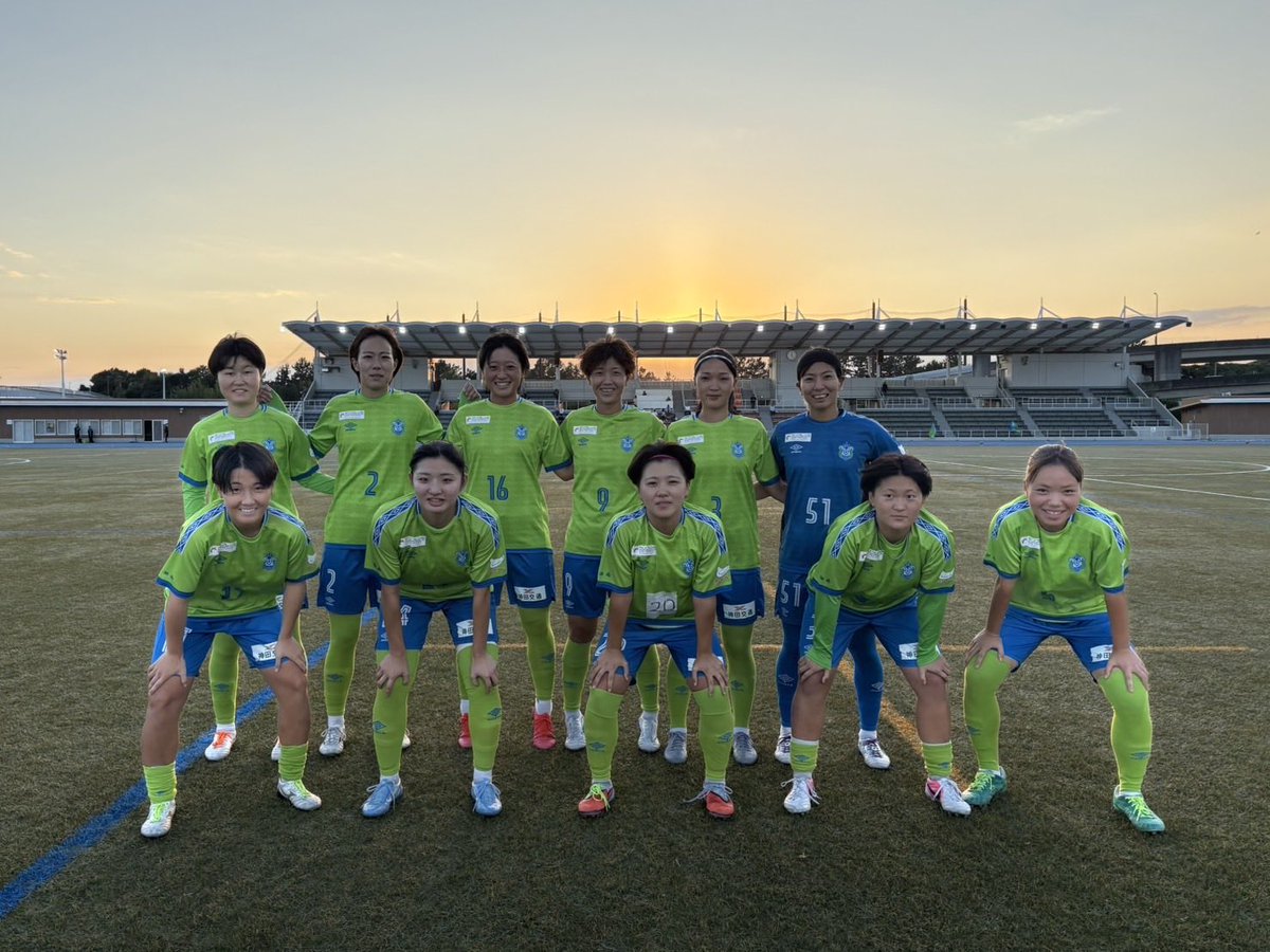 bellmare_women's tweet photo. 🔥キックオフ🔥

🏆神奈川県女子サッカーリーグ1部
🆚神奈川大学fortuna2016
⏰17:00K.O.

GK #清村珠幸
DF #押田美海 #佐藤寿奈 #岡村來佳 #中地雅妃
MF #安井椛姫 #小野奈菜 #伊豆倉舞 #北田琴理
FW #鈴木陽笑 #小林綺那

#bellmare_w https://t.co/fkOlLAcSZX