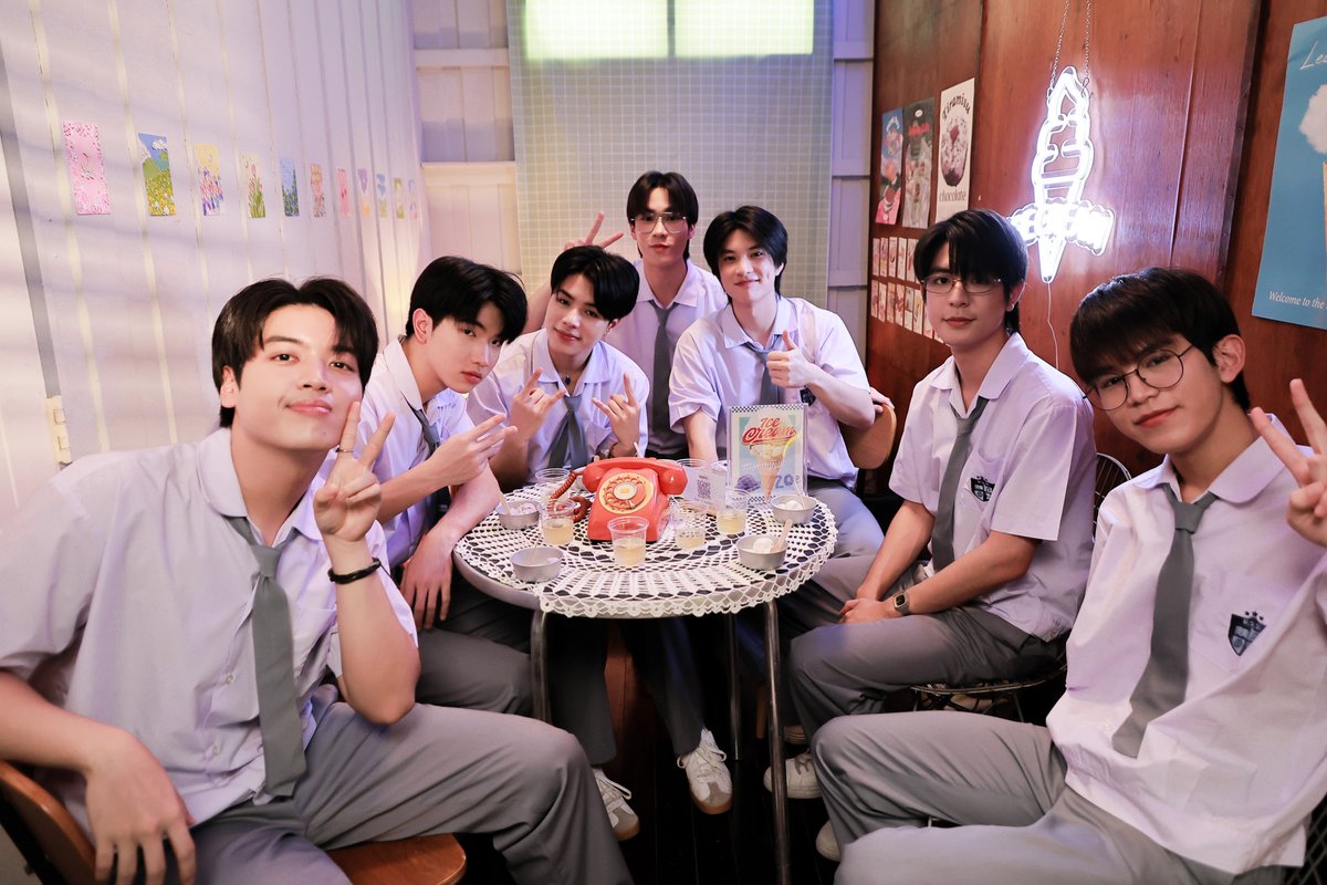 Weirdo101Series's tweet photo. รวมตี้กับเดอะแก๊ง สาดไปดิคับสมาชิก~✌🏻😎☺️

#WEIRDO101SeriesEP8
@sea_ta_lay @keenkeno_sp @aliazhl @20aungpao @aston_lv @titxn567 @Torrr_Pkw https://t.co/buSu4HT958