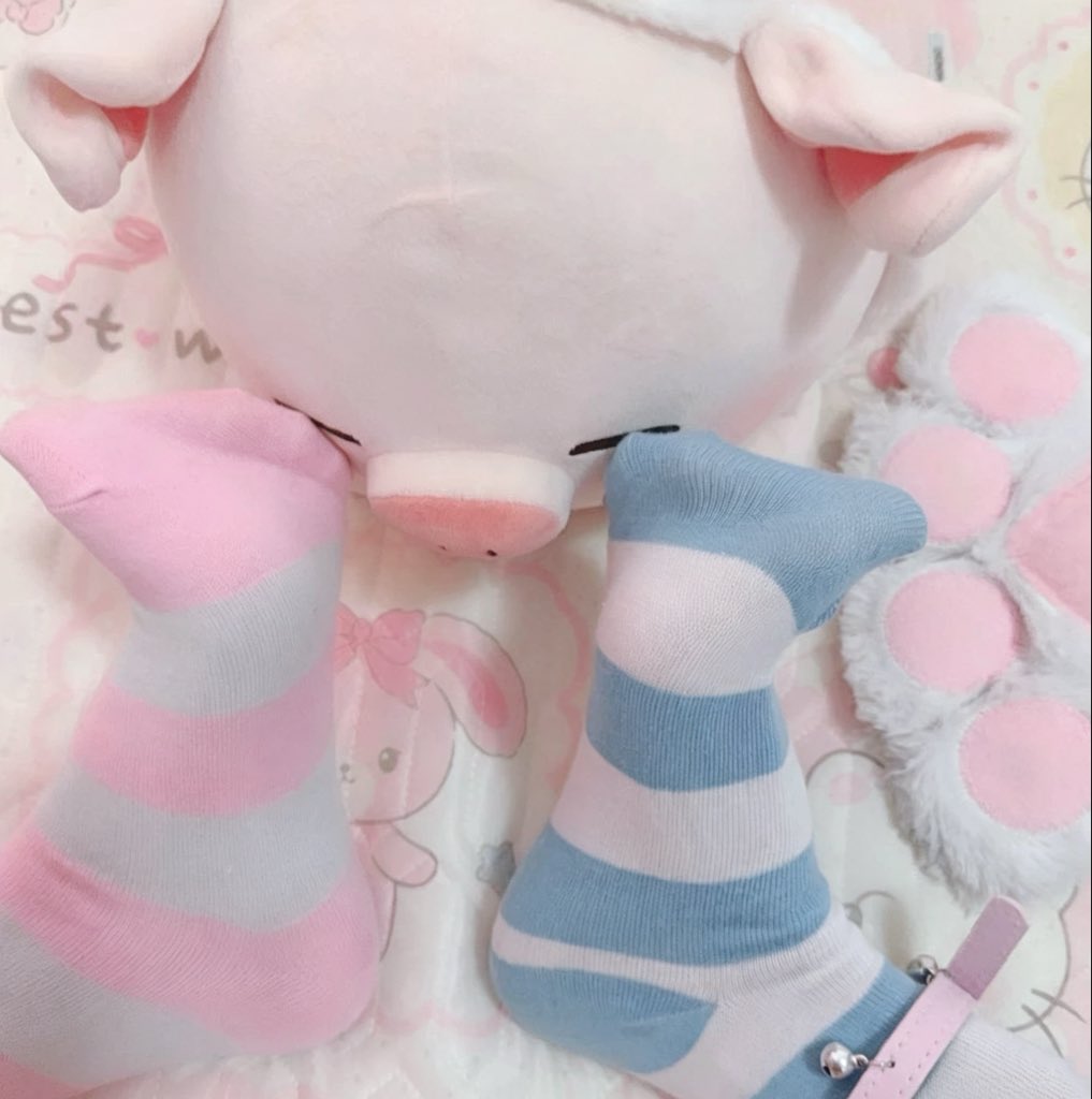 IIIIlsad's tweet photo. 这个袜子是我最喜欢嘟 https://t.co/C3ytQmaVNe