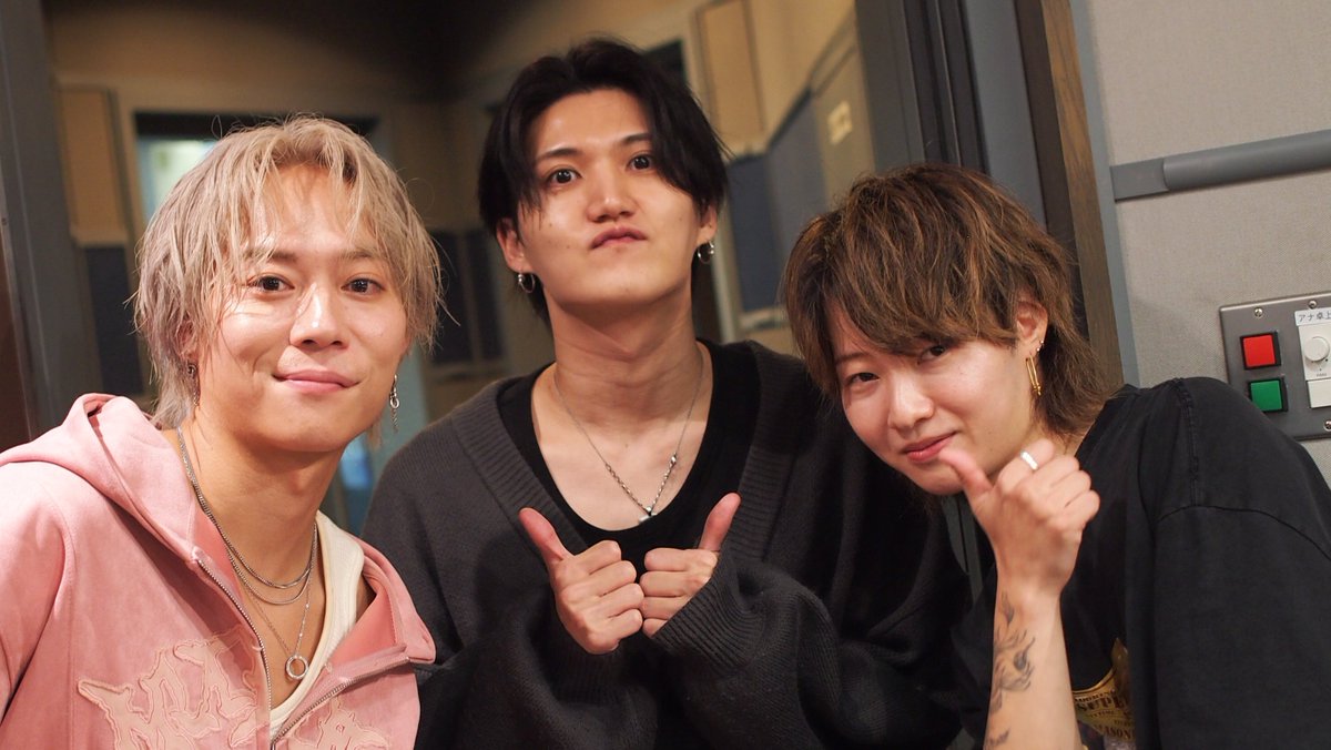 tbs_vavava's tweet photo. 今夜18時～
╭━━━━━━━━━━━╮
#杉本琢弥 のラジオ📻
#ACECOLLECTION 
　たつや◎さん・LIKIさん登場
╰━ｖ━━━━━━━━━╯

・出会いはSNS！
・4人で住んだ駅まで徒歩20分の家
・「職員室で話題になってるぞ」

#VAVAVA でPOSTしてね🐶
https://t.co/uQXD8Btk0b https://t.co/i13MgCsEya