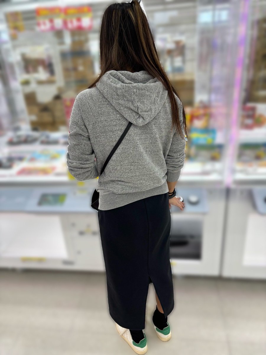 newshimatora3's tweet photo. クレーンゲームが大好きな妻♡ https://t.co/VUo225OM3R
