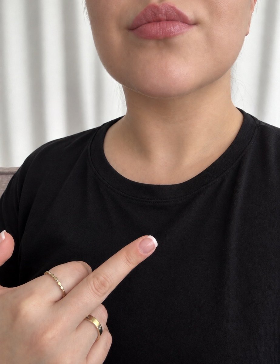 Liinnarn's tweet photo. Guten Morgen ihr kleinen Zahlknechte ! 
Macht die Herrin glücklich 
 
#geldherrin #findom #finsub https://t.co/OQoBmOGtct
