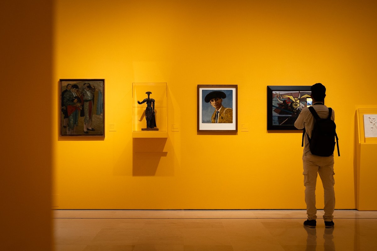 thyssenmalaga's tweet photo. La exposición te invita a descubrirlo a través de la mirada de grandes nombres del arte, desde Goya y Sorolla hasta Picasso, y de creadores posteriores que revisaron esos tópicos con ironía y espíritu crítico.

¡Te esperamos!

📍 Sala de Exposiciones Temporales (tercera planta del edificio de la Colección)
🎟️ Consigue aquí tus entradas: https://t.co/JLOroLYUuB

#MuseoCarmenThyssen #ExposiciónOlé #Andalucía #QuéHacerEnMálaga #MálagaCultura