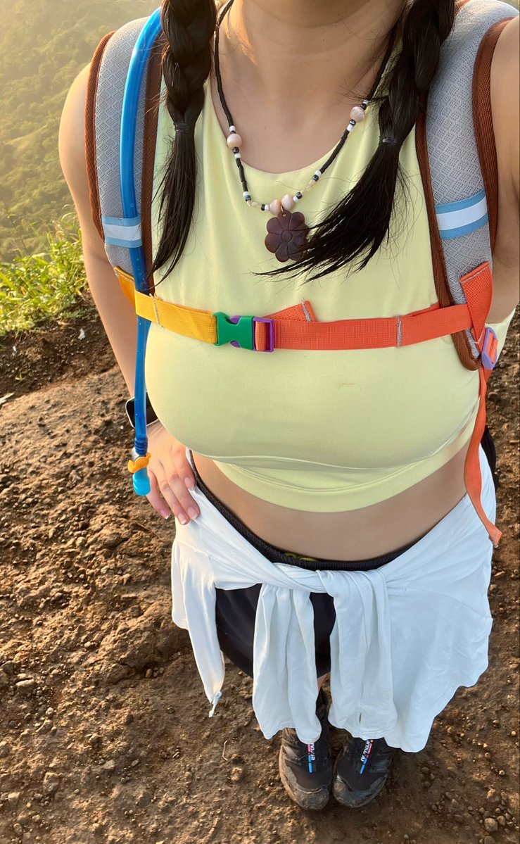 muisseul's tweet photo. went on my first hike today!!! mt. batulao is now officially crossed off my list ⛰️⭐️

really had to bring louis for emotional support huhu

#shottieactivities #hikingtwt #nature https://t.co/CT51lS7XFJ