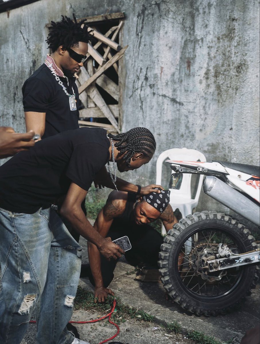 numberonetweep's tweet photo. JeriQ behind the scenes w/ SYNQ COLLECTIVES 💙💨🎬 https://t.co/6mBrWcYG5k