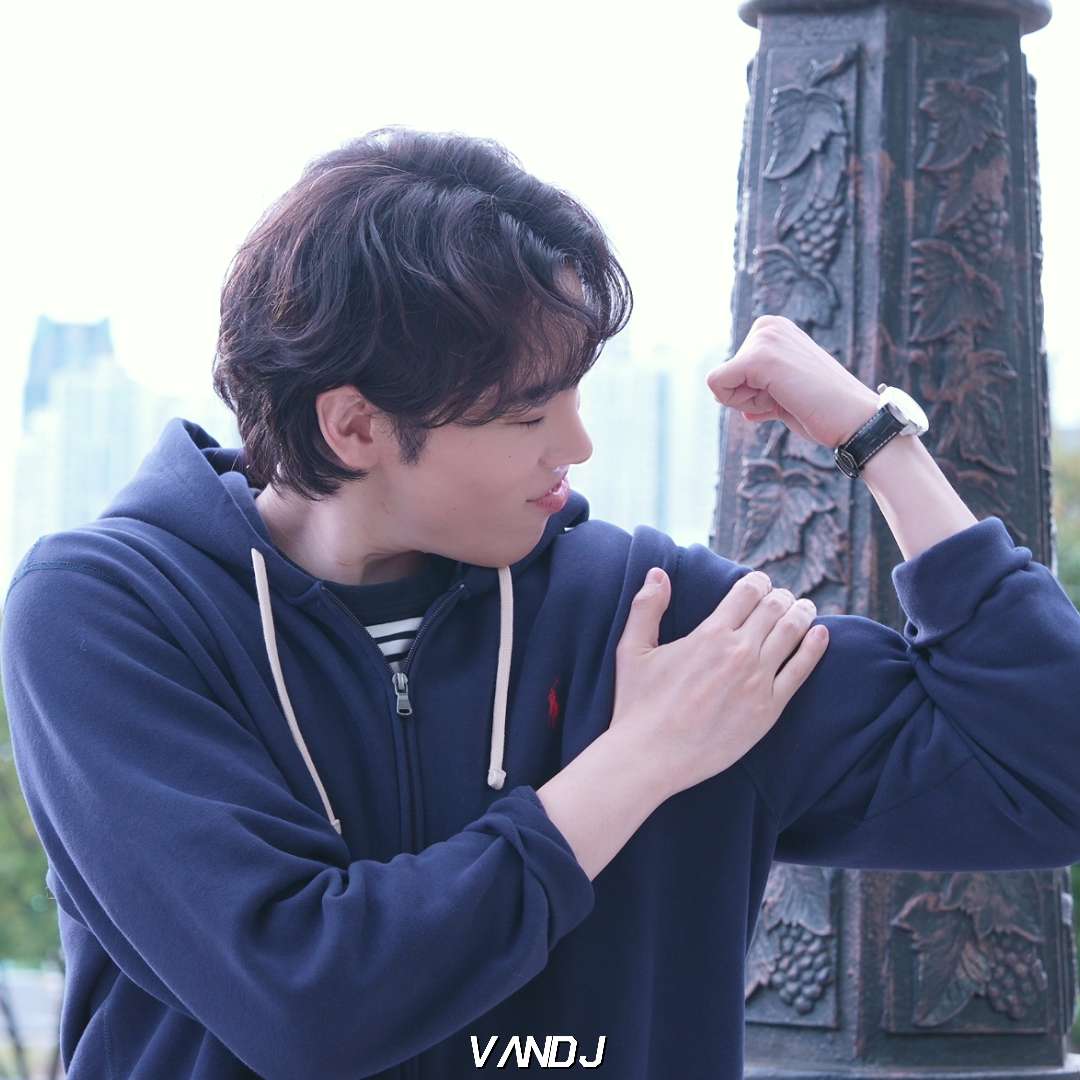vandj_220917's tweet photo. ㅎ ㅏ ㅜㅜㅋㅋㅋㅋㅋㅋㅋㅋ 너무 웃기구 ㄱㅇㅇ https://t.co/8Agihmkne3