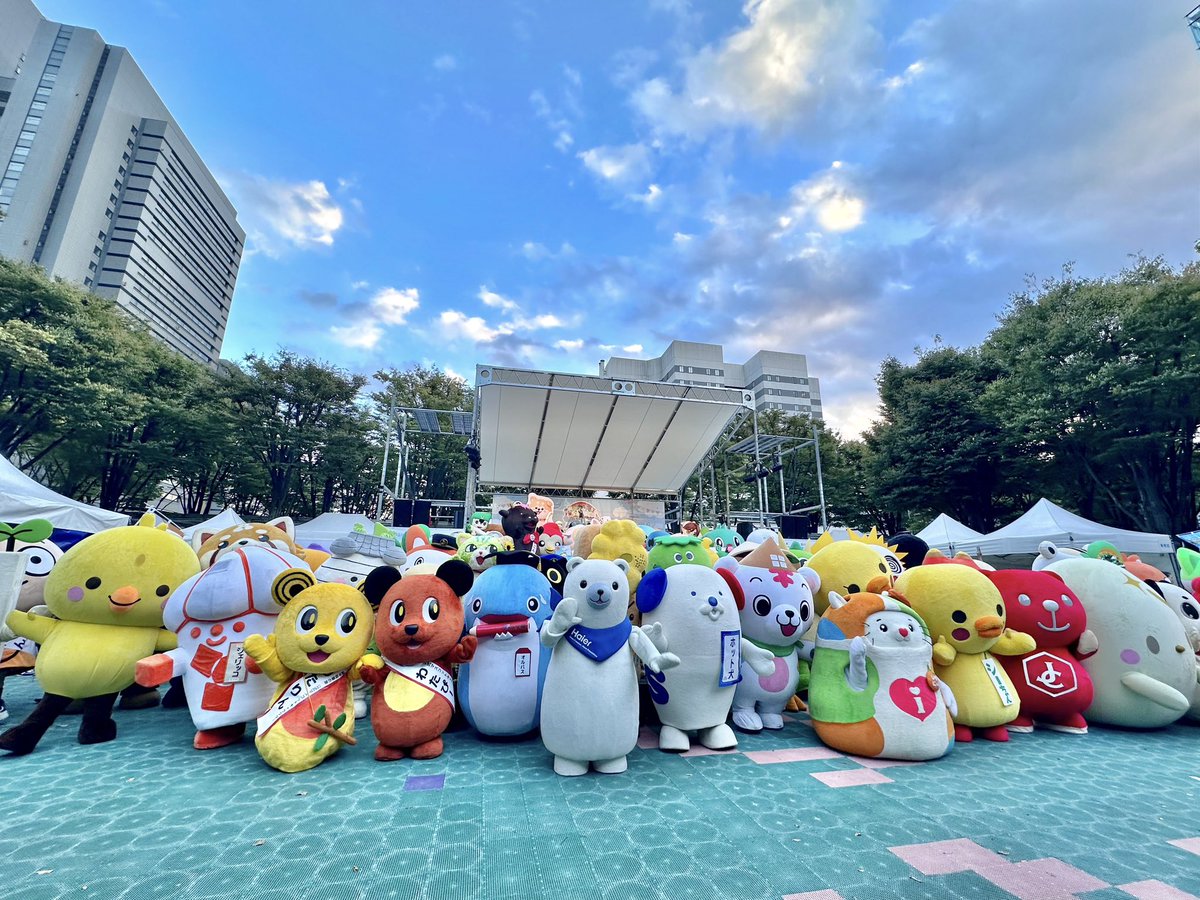 HaierJapan's tweet photo. ／
本日の #ゆるバース2026 終了‼️
たくさんの応援をありがとうございました✨✨
＼

オンライン投票は本日23:59まで可能です🉑

いよいよ明日は決勝投票🗳️🔥
ぜひ現地でREITOくんへの応援をよろしくお願いします📣

「最後まで一緒に盛り上がるでふ🐻‍❄️💙」

#REITOくん #ハイアール https://t.co/ND1m5g9PLr