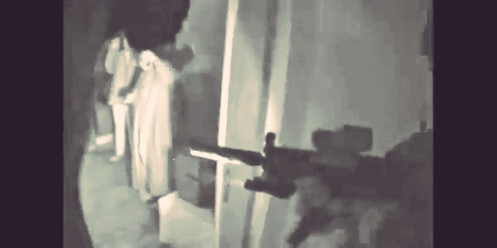 Bond_215's tweet photo. ◤The Submachine Guns of Delta Force◢
Vol.3 イラクCQB仕様

クルツ用レールは何処製か判断付かなかったが、当時製造していたメーカーが少数なのでSurefireを選択。エイミングモジュールはLAM-1000の代わりにM6Xを使用。
完成度は低いけど、メットやパラク装備と合わせ易く気に入ってる。 https://t.co/Mrw6qHyaj1