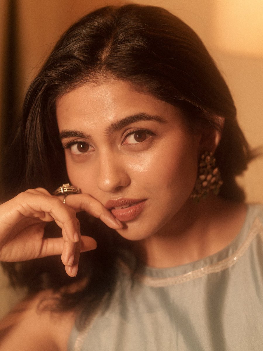 TheRoute's tweet photo. A little spark in the eyes and a lot of @_mamithabaiju’s charm ✨

#TheRouteTalent #MamithaBaiju https://t.co/yGpv7hE7Vl