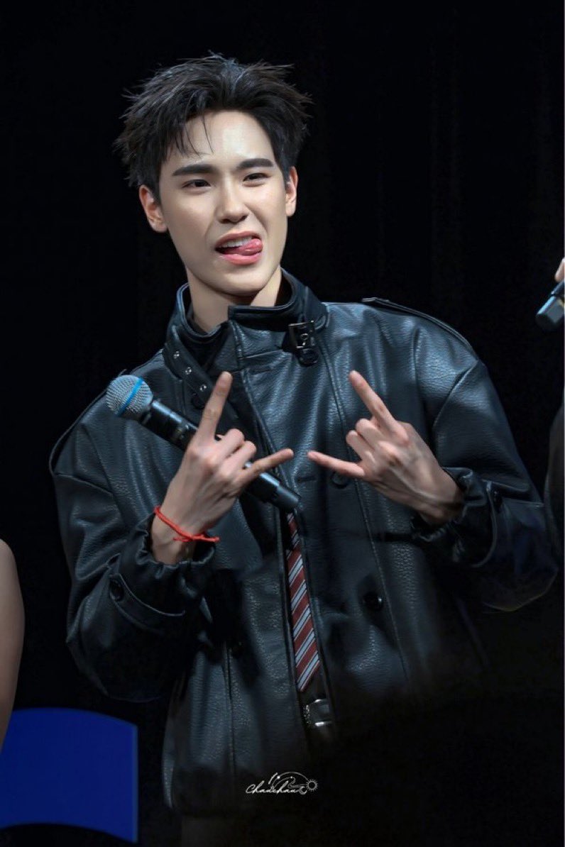 Moonn_o5's tweet photo. อันตราย                                 อัลไลลลลลลล https://t.co/ORDDfD8op4