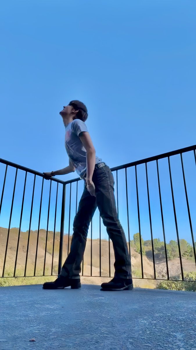seonssean's tweet photo. The baddest b ain't in L.A. https://t.co/fzbRPtygvM