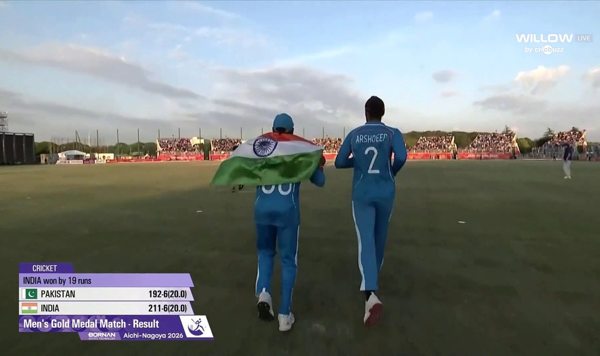 AjayJadeja171's tweet photo. The match was live and India won fair and square by 19 runs. Otherwise, Pakistan would have claimed victory if the match hadn’t been live 😅

India 🇮🇳 - 🥇
Pakistan 🇵🇰 - 🥈
Sri Lanka 🇱🇰 - 🥉

#INDvsPAK https://t.co/beQlikRcTK