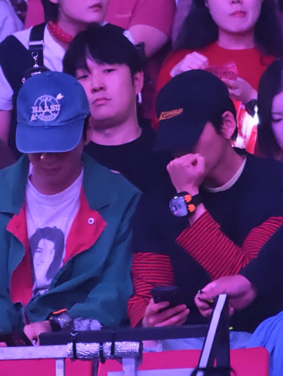Doh_KyungSooSoo's tweet photo. Woobin taking a picture of him wearing Kyungsoo's light strap! So cute!!! https://t.co/LEHIhuGOec