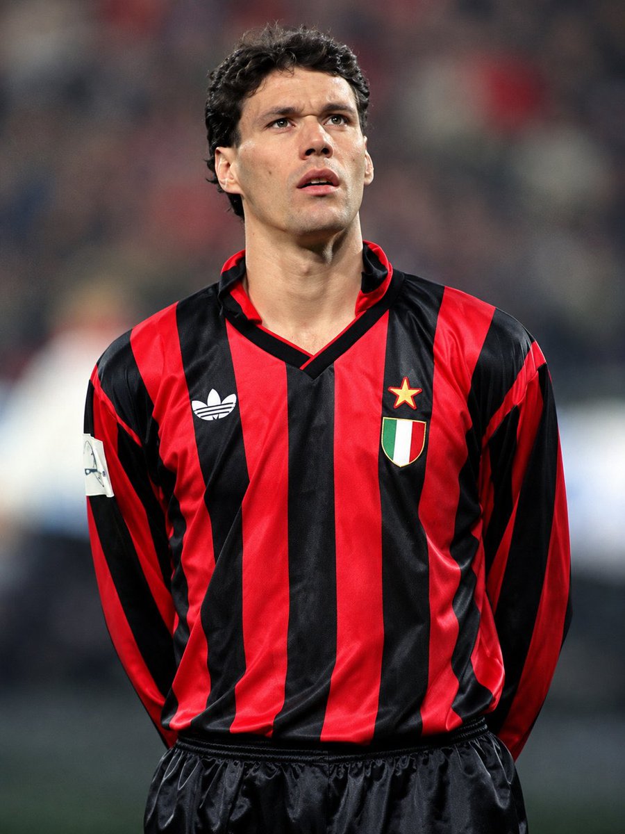 F7derico's tweet photo. Dio che maglia spaziale @acmilan @adidas @adidasfootball https://t.co/ZdIpRhSDGa