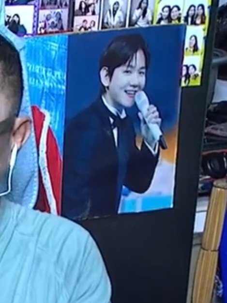 kyoongiexoxo's tweet photo. baekhyun spotted sa sugod bahay 😭😭  dabarkads baekhyun 😭 https://t.co/dtxAdTwPSi