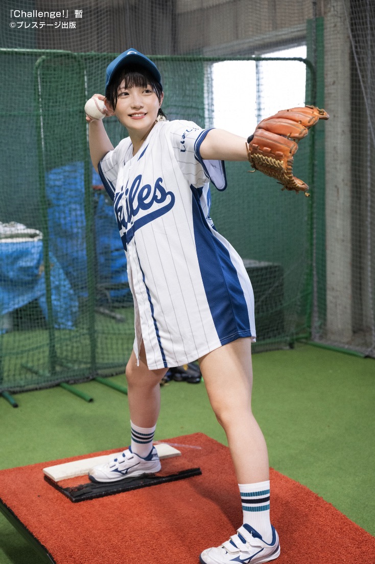 erotolk_sub's tweet photo. ⚾️🔥暫、“野球愛”全開！ユニフォーム姿から大人っぽい表情まで『Challenge！』
https://t.co/gXaflMxUGb

前作を超える“野球愛”を詰め込んだ今作では、ユニフォームやアンダーシャツ姿などスポーティーな魅力をたっぷり披露⚾️💕

#暫 #Challenge #グラビア #野球 #スポーツ女子 #ショートヘア #ポプバ https://t.co/dLbP3e6Cdz