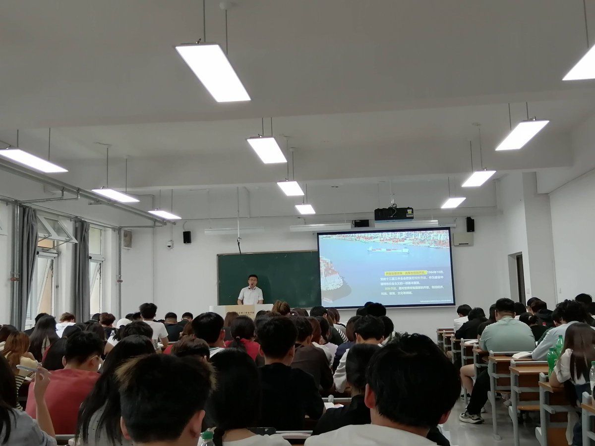 XimenaMark3c's tweet photo. Ayer compartí conocimientos sobre marketing digital con 50 profesionales! Fue una experiencia muy enriquecedora, llena de preguntas interesantes y buenos consejos. Gracias a todos por la participación! https://t.co/xFXhkZslpy