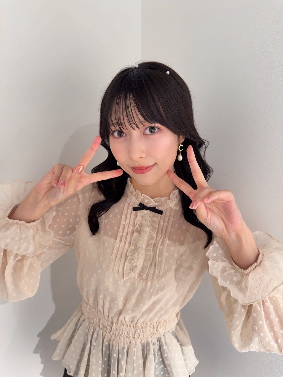 reina_kondo's tweet photo. 写真集発売記念イベント in大阪！！
ありがとうございました💕
みなさんに会えて嬉しかったです！！
ボリュームたっぷりの写真集、たくさん見て楽しんでくださいね✨️ https://t.co/quUhuAWuDy