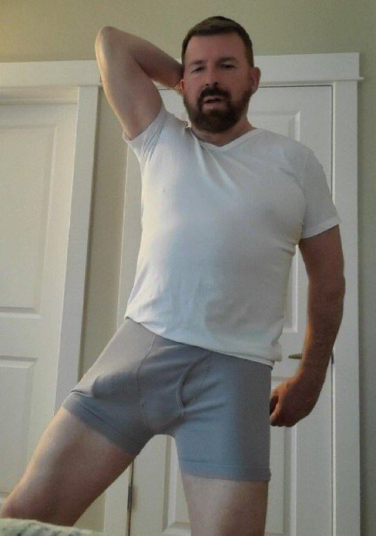 Markjames2012yo's tweet photo. I need a girl friend to chat with!!! https://t.co/DYzpwDxTTW