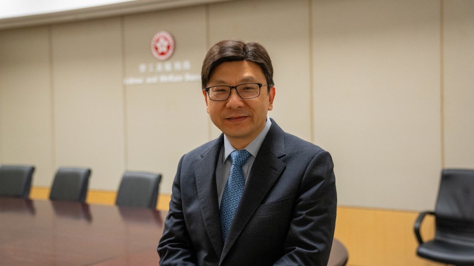 Cultural8Center's tweet photo. Hong Kong’s government will launch a graduate employment program to create 10,000 additional jobs over the next two years, with subsidies covering one-third of young workers’ salaries, up to HK$6,000 per month for six months.

#HongKong https://t.co/8yruTPTBMW