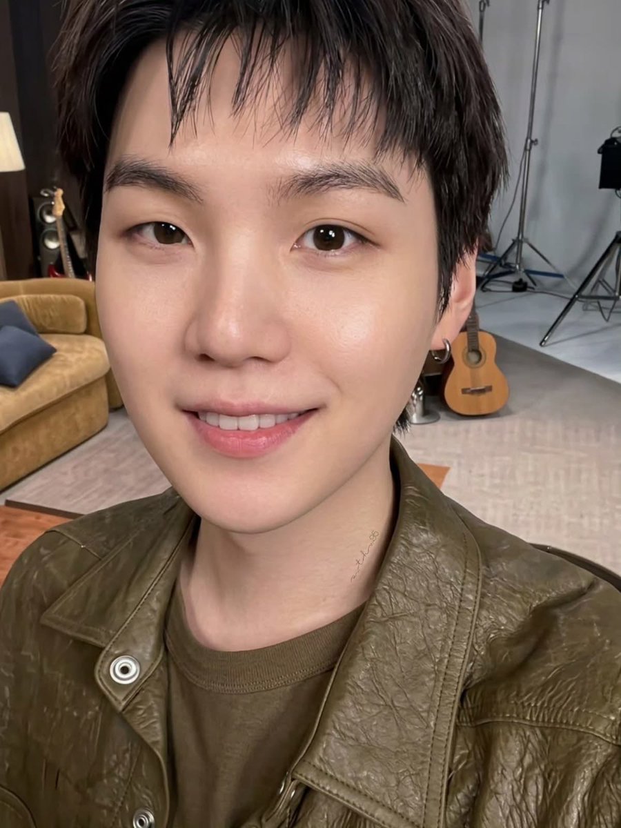 sugaofbtsa's tweet photo. #SUGA https://t.co/Lt3WRwIsZ3
