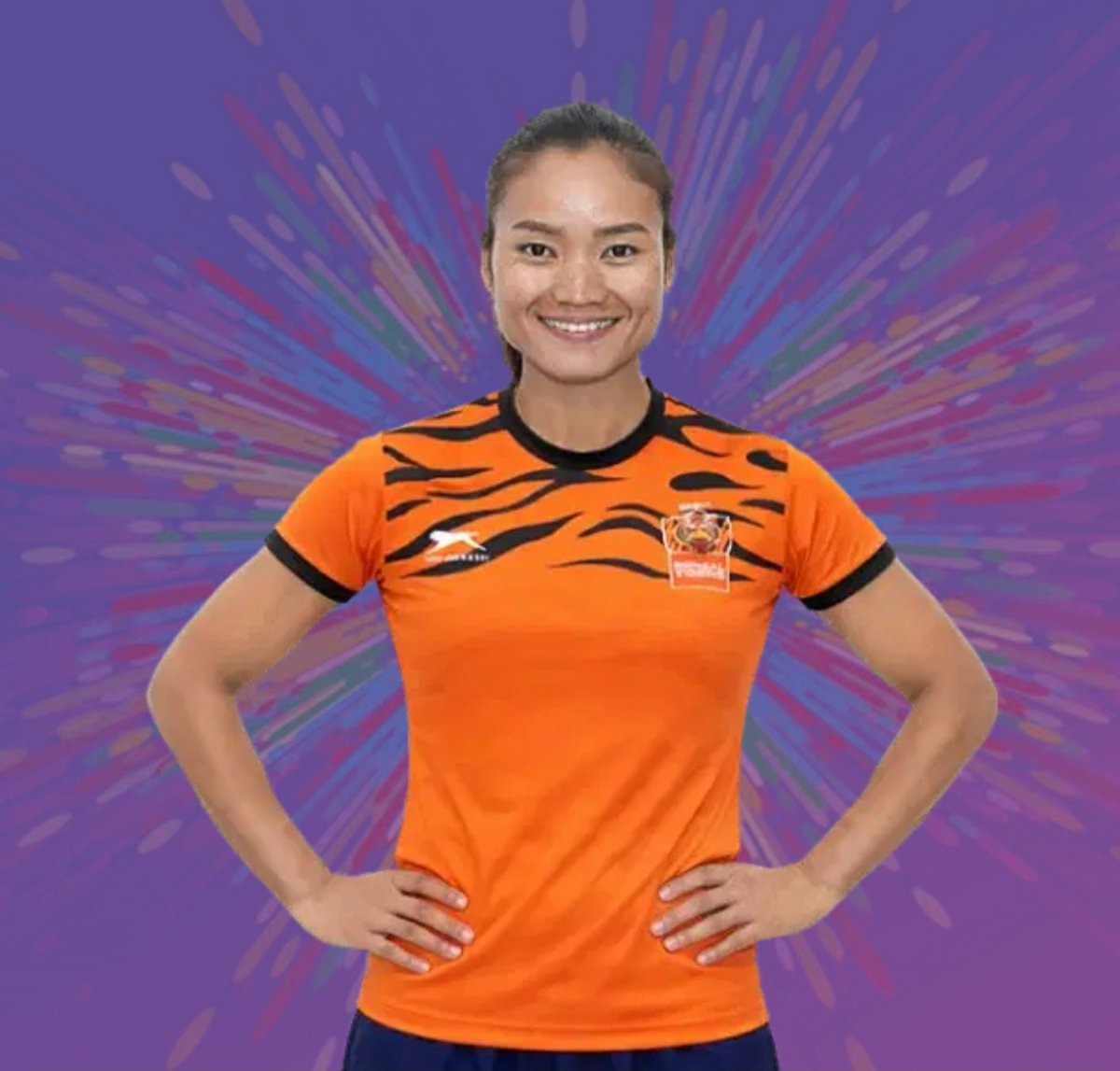 ByRakeshSimha's tweet photo. Meet Lalremsiami Hmarzote, the 26 year old from Mizoram, who scored the only goal of the Asian Games hockey final against China. Her father was in the Indian Army. https://t.co/AZ2uunxWuK