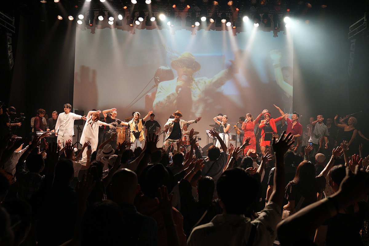 fujirockers_org's tweet photo. 【INTERVIEW】10月10日（土）に『渋谷ストリームホール』で開催される都市型ラテンミュージックフェス“timba”。

このフェスを仕掛けるラテンピアニストのSiNGOさんに、日本のラテンミュージックシーンや、今回のフェスの見どころについて聞きました。

▼インタビューはこちらから
https://t.co/703fJ7mN08

#feslatimba