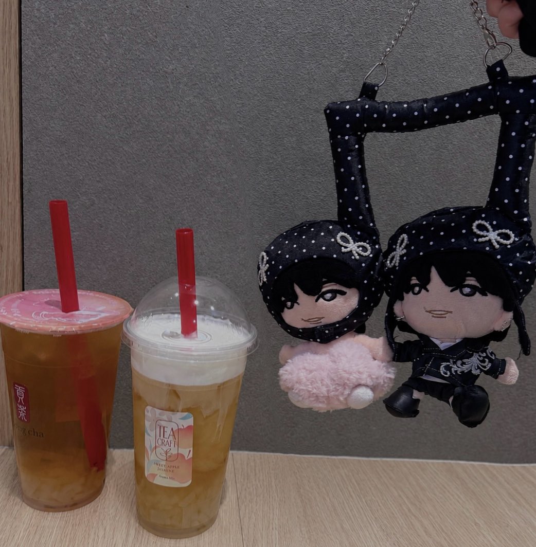 ho9yqn__'s tweet photo. ゴンチャを飲むギチほくぬ「気が利くねえ」 https://t.co/Timv7waUWE