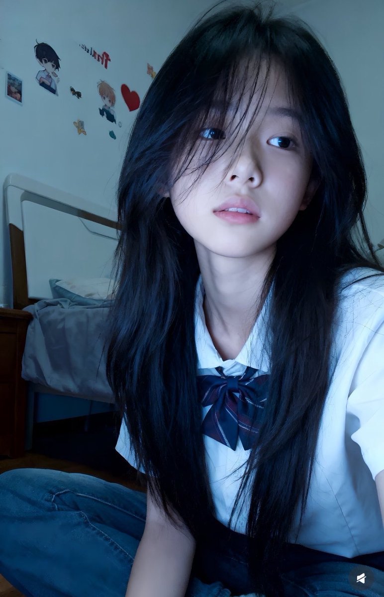 ashley08sr8's tweet photo. 从小缺爱～啊！

有人想锐评一下我15岁的福嘛 ？🥹   

不要🚪赶紧看，我要删了！！！ https://t.co/2rERwxe7c2