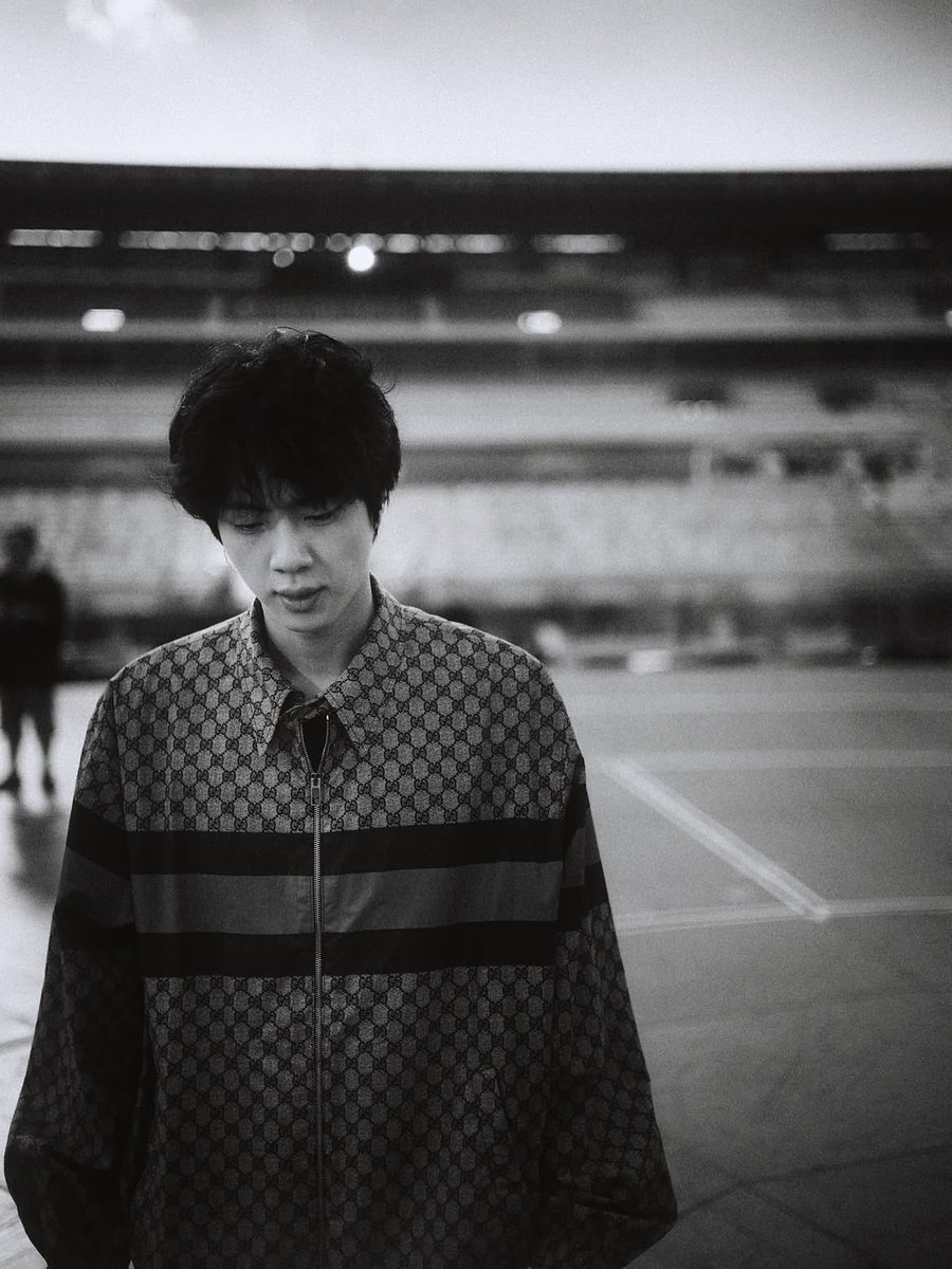 _BTSMoments's tweet photo. [📸 Instagram Post — #Jungkook] (1/3)

🐰 라이카 떨궈서 렌즈 찌그러짐 :(

(https://t.co/QzMOwKi2B6) https://t.co/4LNINaBbwl