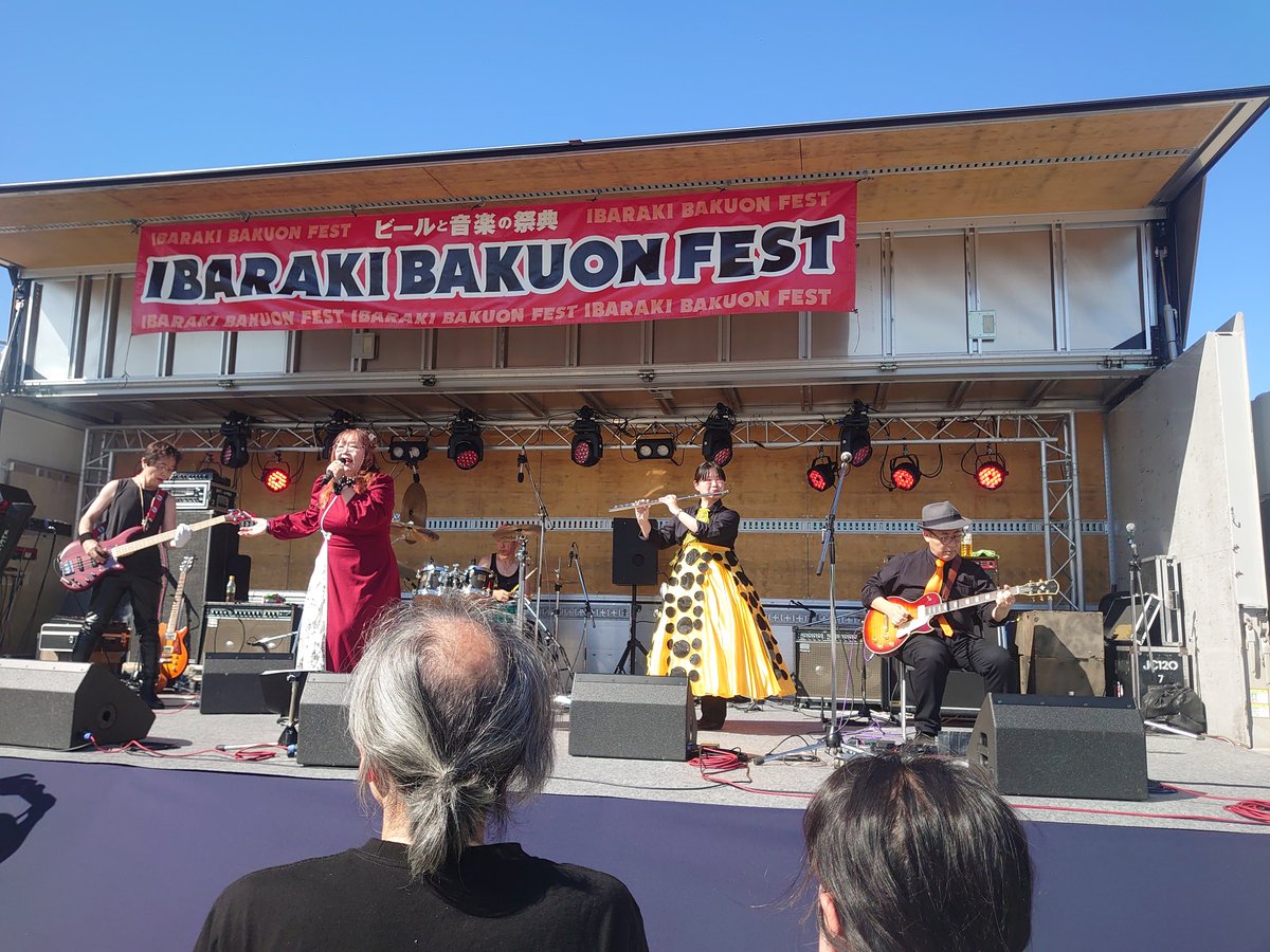 bamboosarugaku's tweet photo. 茨木麦音フェス。浪漫座のステージを堪能しました。自分自身の昨晩のライブでひとつの節目を終え、新たな地平への充電のための最高の一時でした。頑張って行かなあかんな。 https://t.co/FPlRDjIZ8b