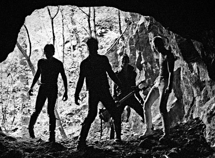 bazillionpoints's tweet photo. October Lurkers! 🦇 The Misfits in 1981, cave photo by 16-year-old Eerie Von from his book MISERY OBSCURA The Photography of Eerie Von (1981-2009) 👁️ Put fear in heart of your favorite fiend with the gift of Halloween 🧛🏻
#misfits #themisfits #eerievon #walkamongus #samhain https://t.co/itMDgLGgcZ