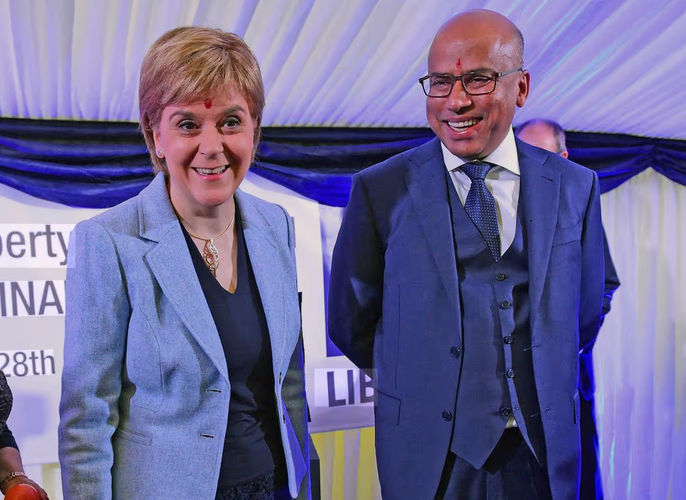 darknessintheg1's tweet photo. Ahh the good old days eh @NicolaSturgeon ?
#SNP #Gupta #Failure #Guptability https://t.co/i9lGcRxlLF